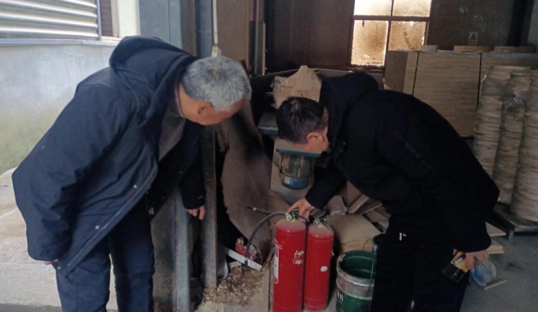 山东菏泽古营集镇开展木制品加工企业安全生产专项检查