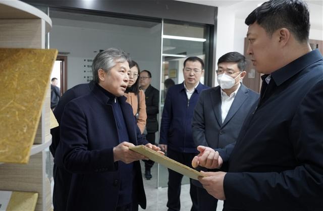 山东临沂费县县长万明国带队到长三角考察木业企业