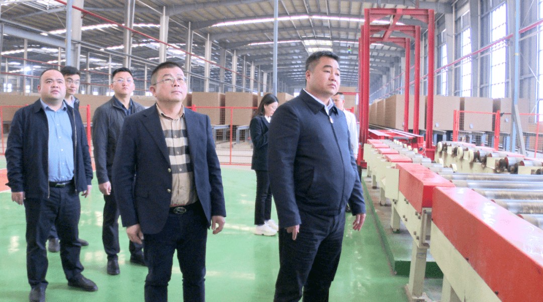 广西兴宾领导对接福建木业企业进行招商