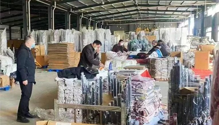 曹县倪集街道开展木制品加工企业环保检查行动