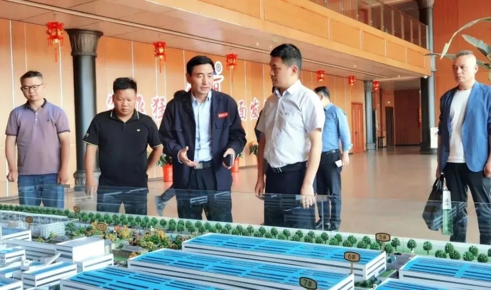 融安县委书记带队考察临沂生态木业产业