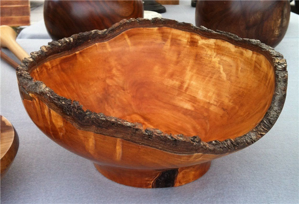 铁梨木制作的容器